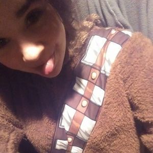 Meet your Posher, Maya